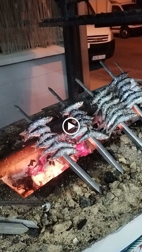 Cafe Bar La Fabrica — Videos