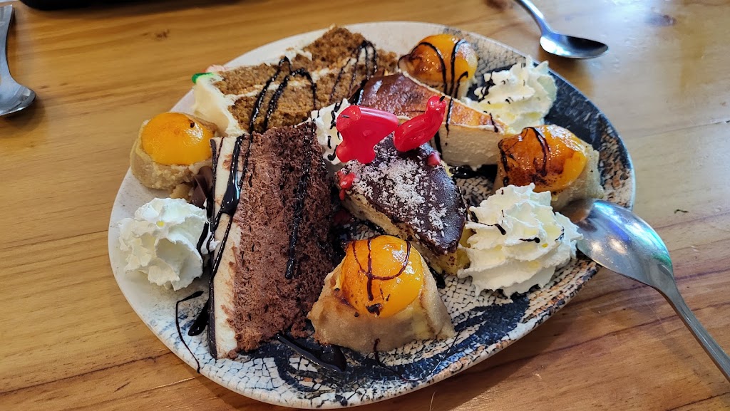 Meson San Cayetano — Comida y bebida