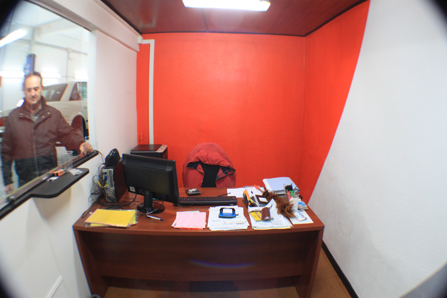 Taller Multifrenos — Interior