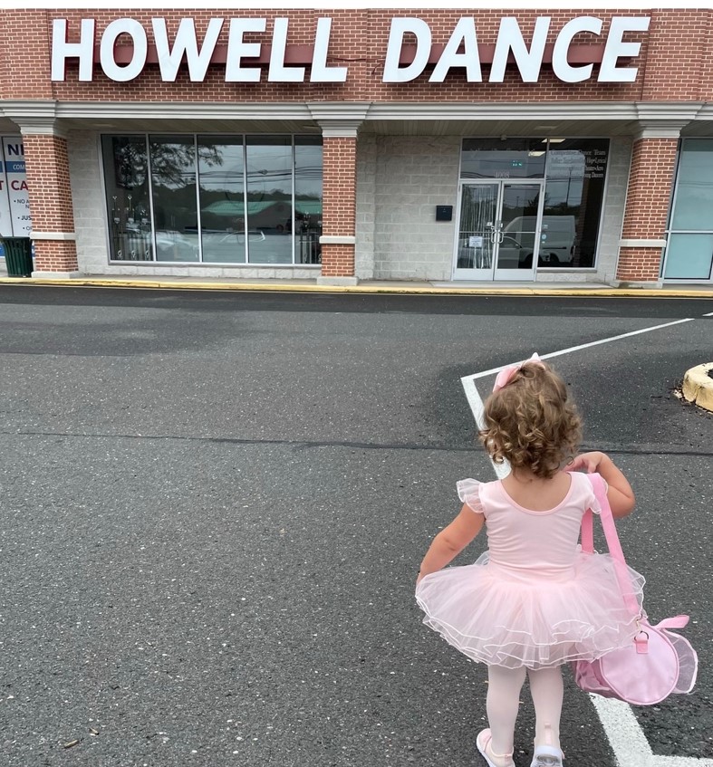  Howell Dance