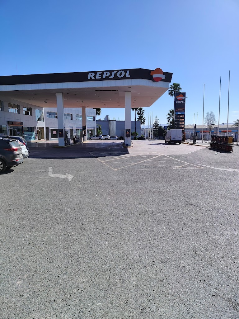 Estacion de Servicio Repsol — Surtidor de combustible