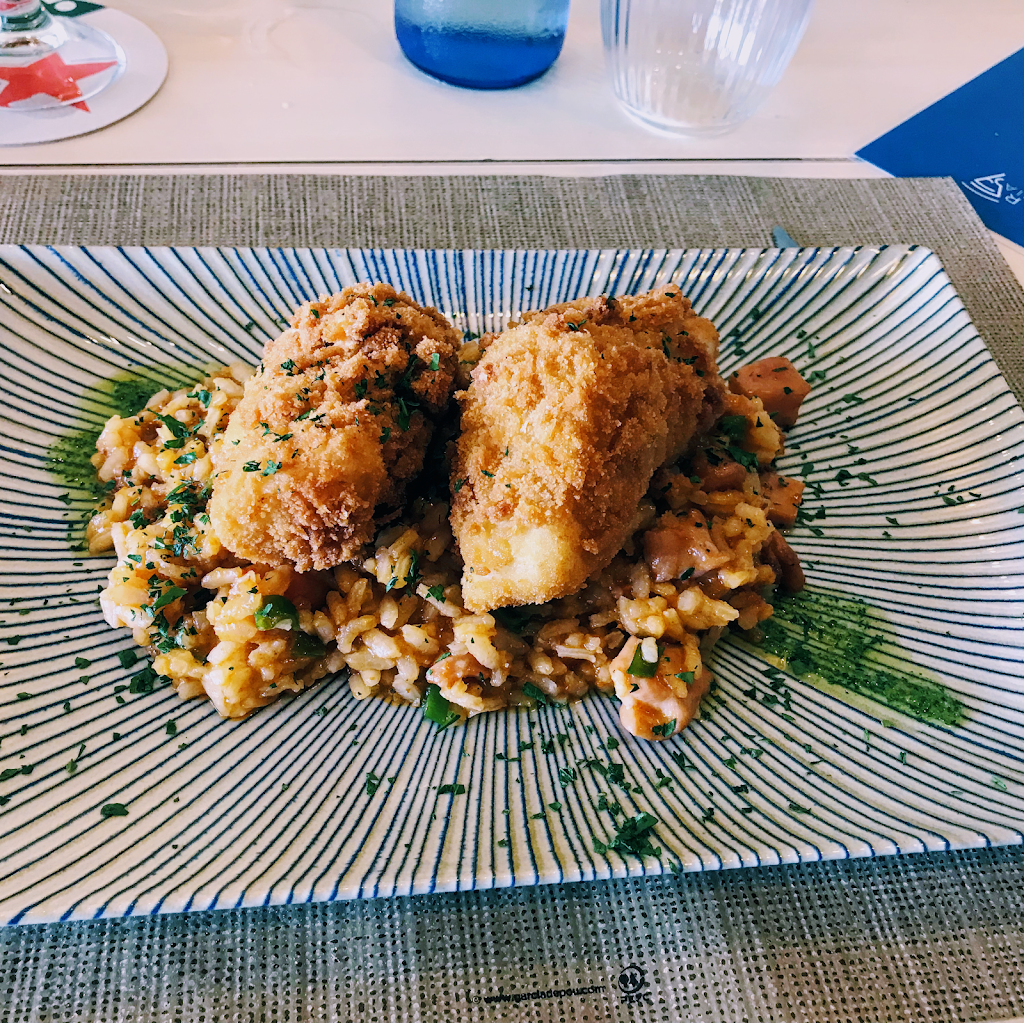 Voramar 57 Pizzeria — Comida y bebida