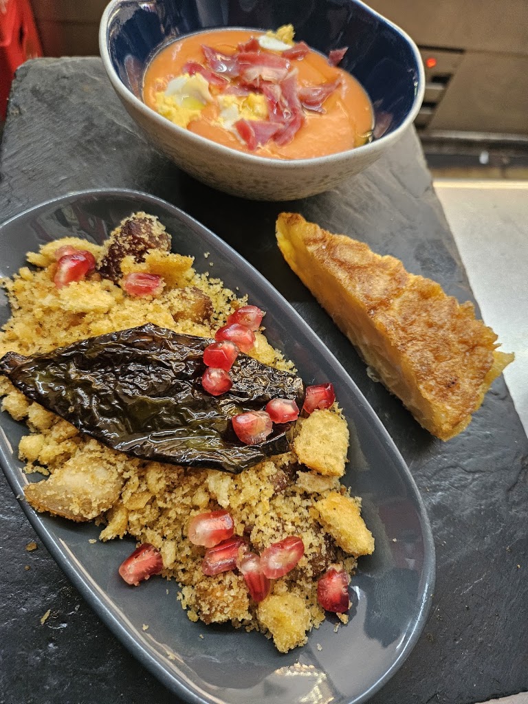 Frankfurt Ramos Bar — Comida y bebida