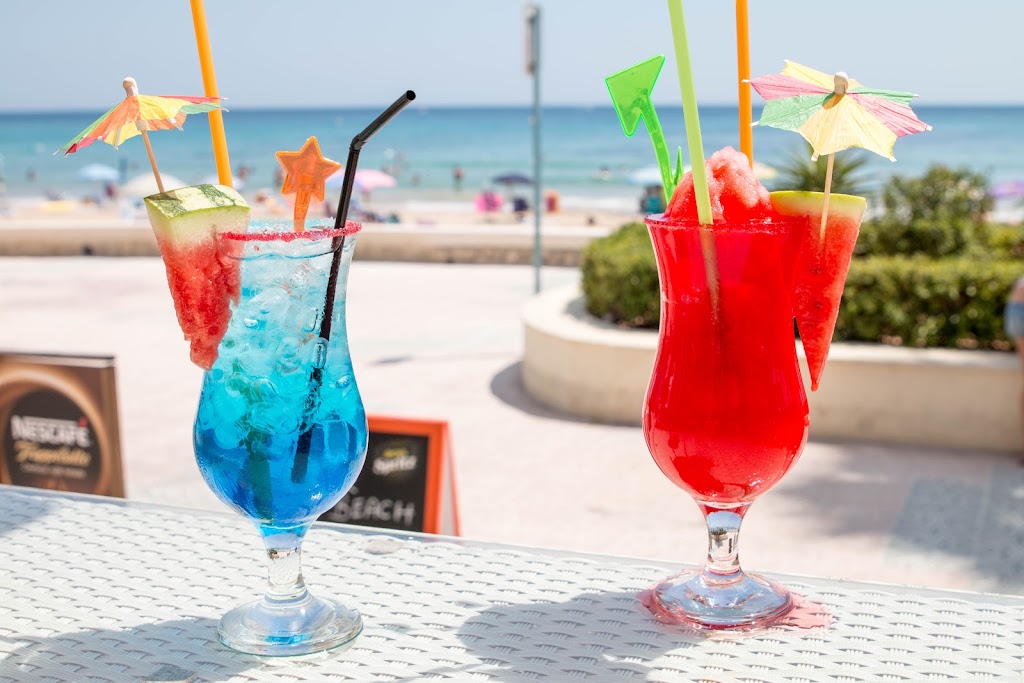 EXOTIC restaurante & cocktails. — Comida y bebida