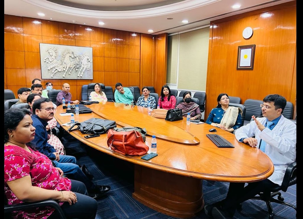 Dr. Dr Varun Bansal Best Cardiologist In Faridabad Robotic Cardiac Surgeon Minimally Invasive Cardiac Surgery