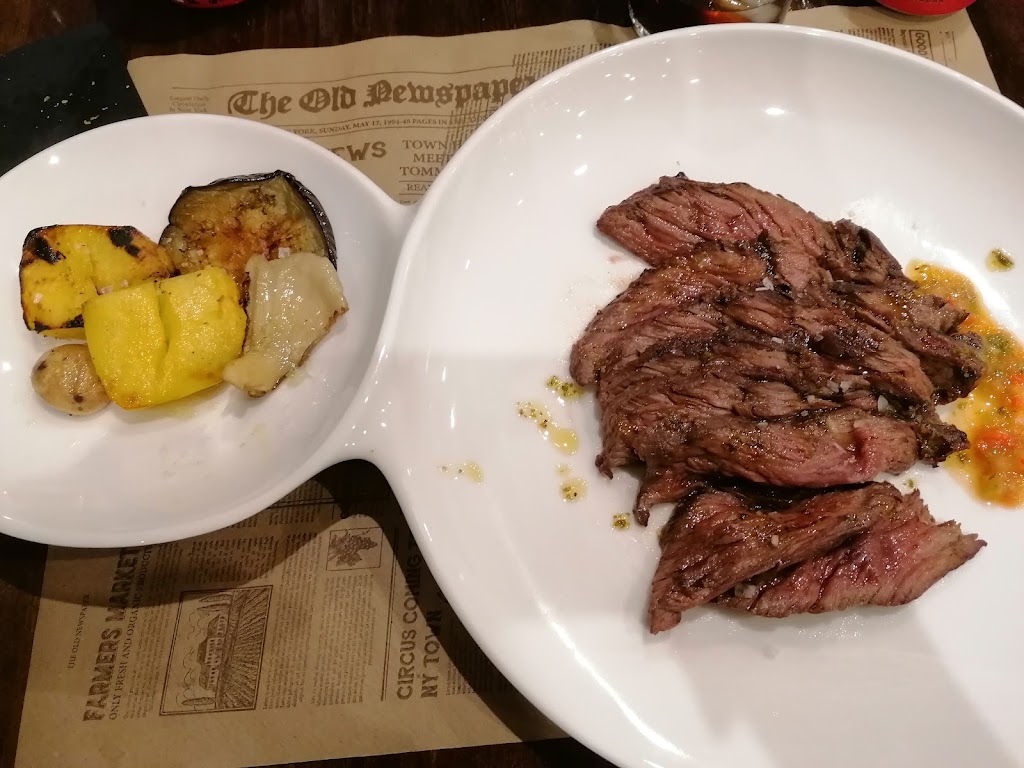 Argentum Braseria — Comida y bebida