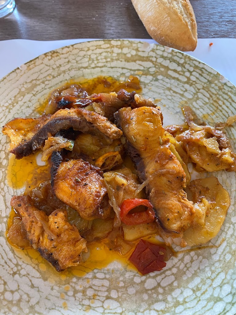 Los Cuatro Caminos Bar