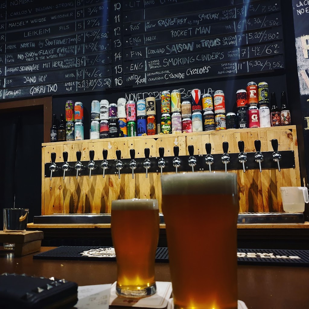 Cerveceria Kitsch — Comida y bebida