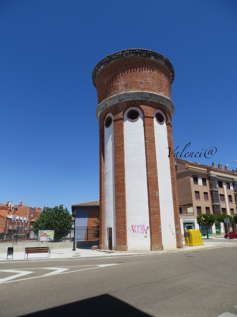 Antiguo deposito de agua de Laguna de Duero