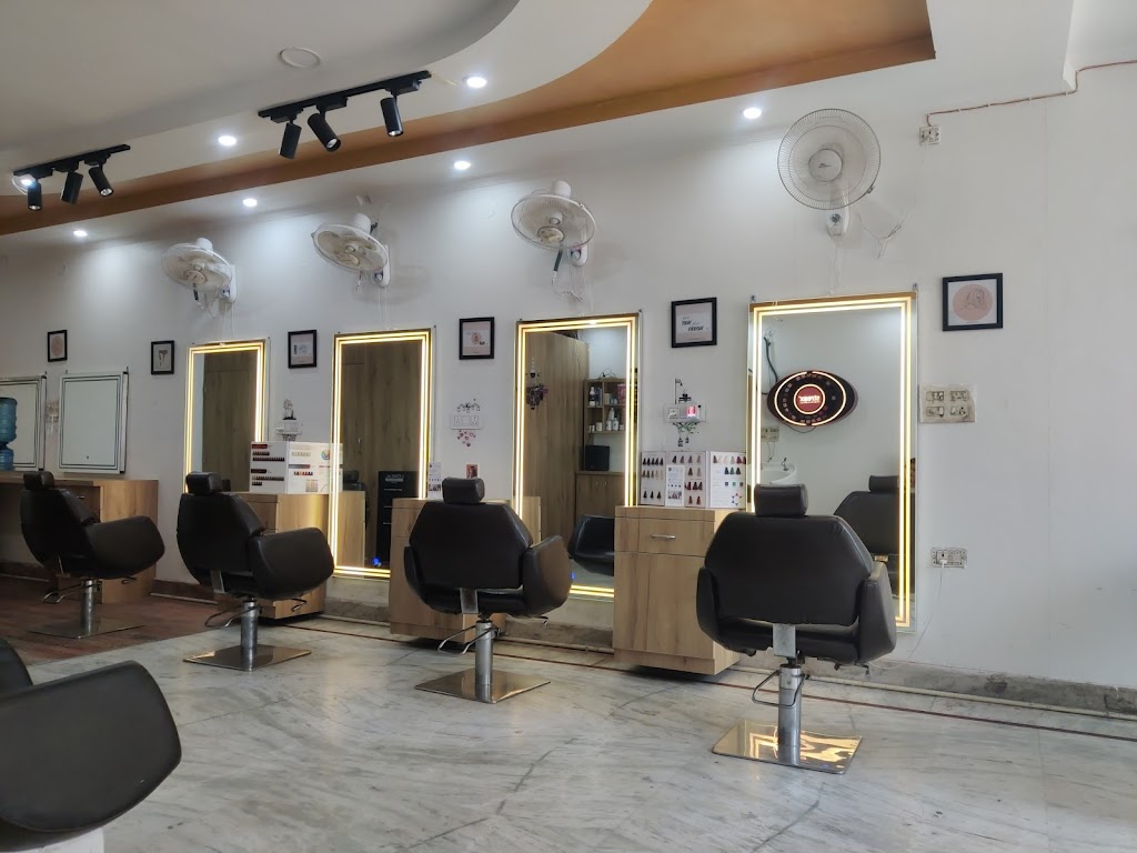 Hair Tech Unisex Salon Makeup Studio Best Salon In Palwal