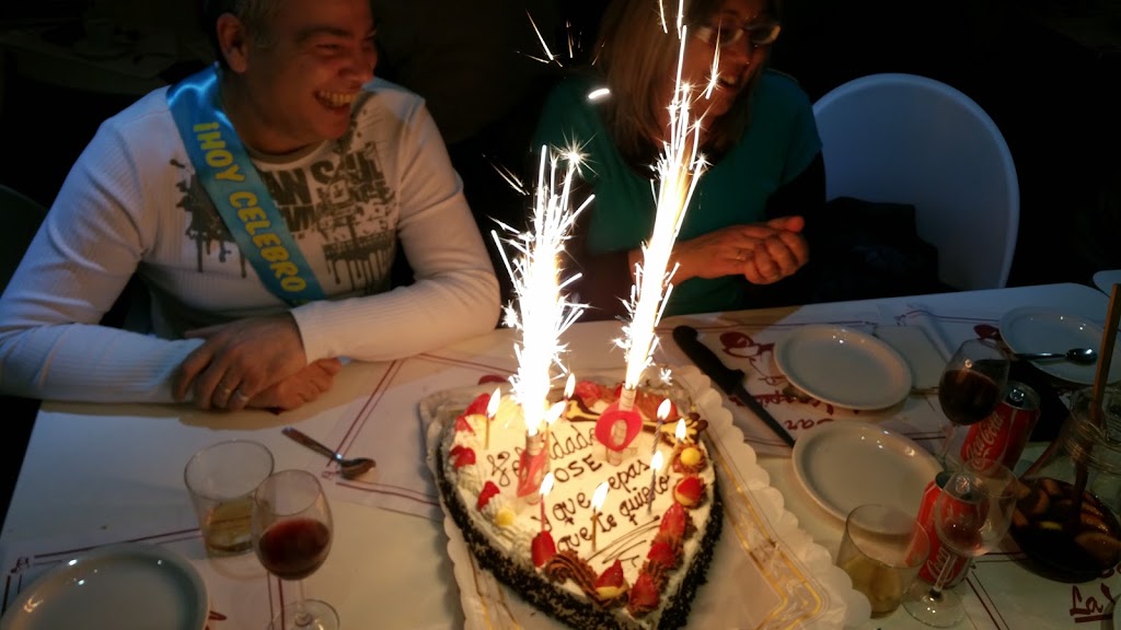 Bar Restaurant. La Vespilla Centric — Pastel de cumpleanos