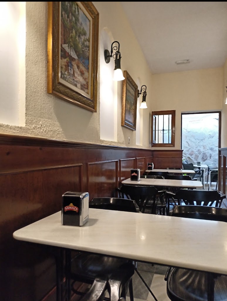 Cafe Bar la Florida — Ambiente