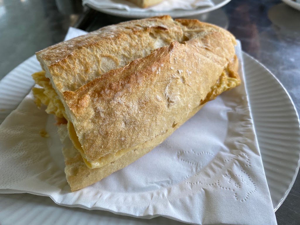 Mayor 47 — Comida y bebida