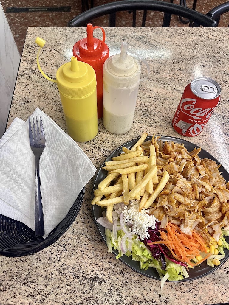La familia kebab pizzeria — Comida y bebida