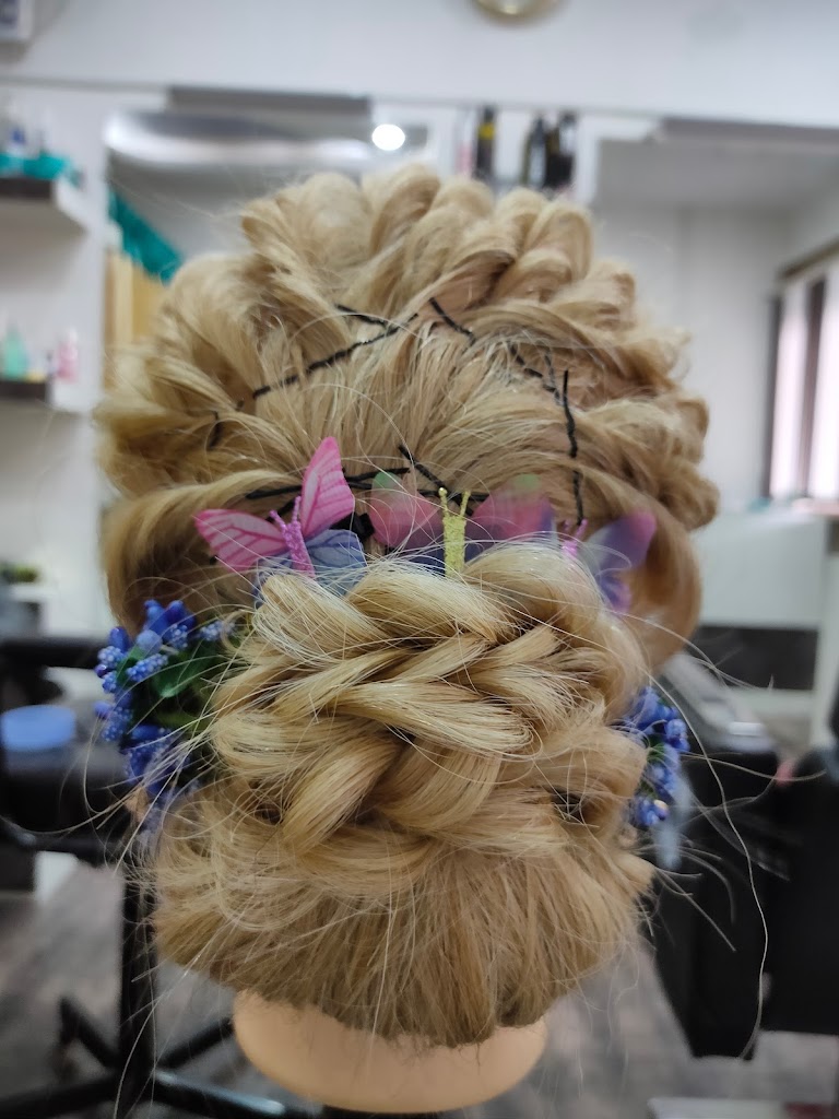 Vanavil Ladies Beauty Parlour And Training Institute