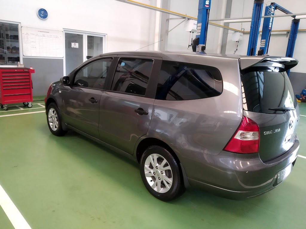 BENGKEL MOBIL BERLIAN