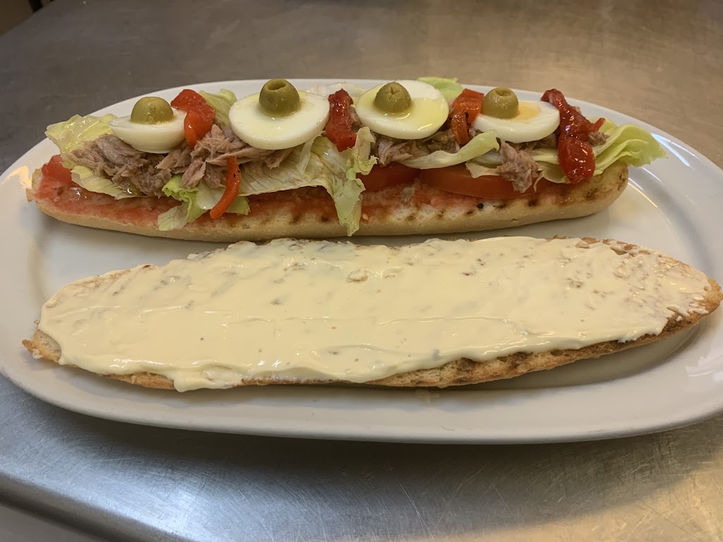 Cafeteria Novedades — Comida y bebida