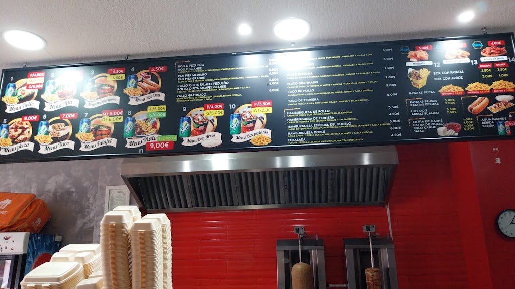 YANIS Kebab & Pizzeria — Ambiente