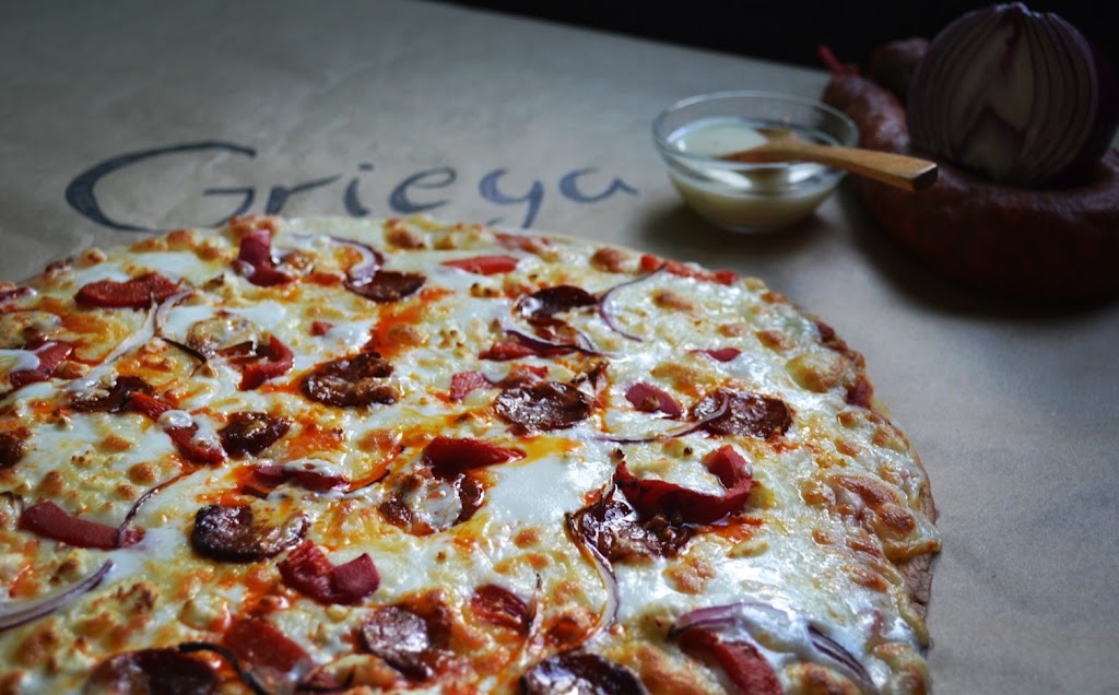 Pizzeria Selva Maya — Comida y bebida
