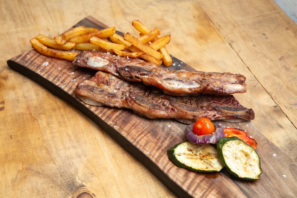 Asador Transylvania — Comida y bebida