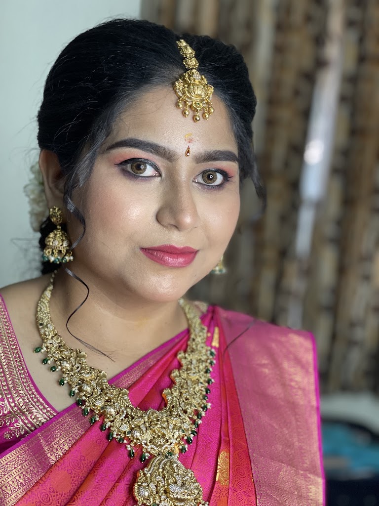 Sana Beauty Lounge Bridal Makeup Academy
