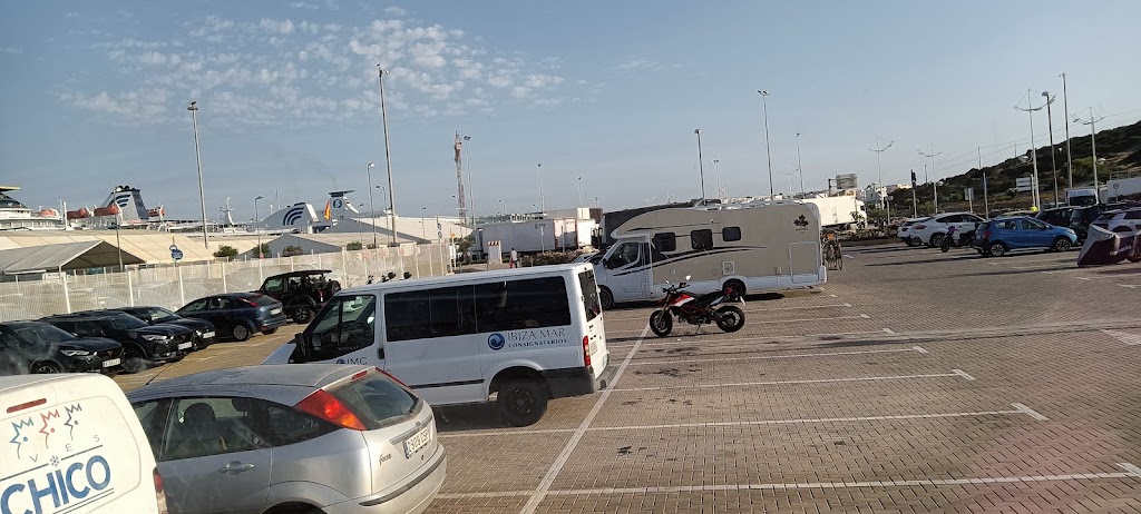 Parking de Coches Puerto de Ibiza — Estacionamiento