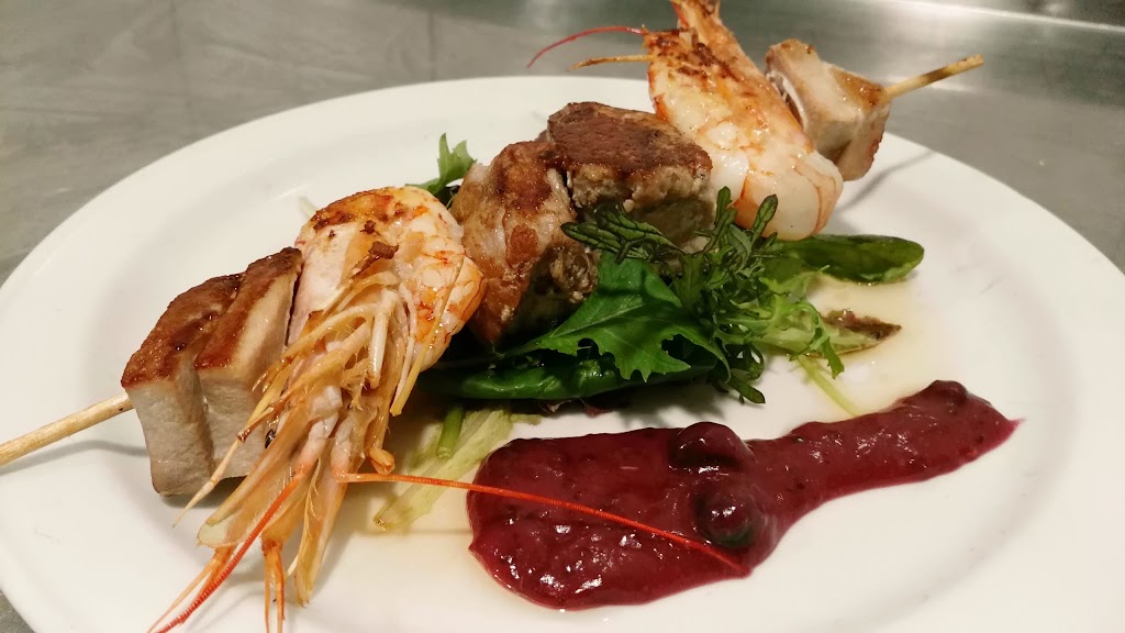 Restaurante Poligono VII — Comida y bebida