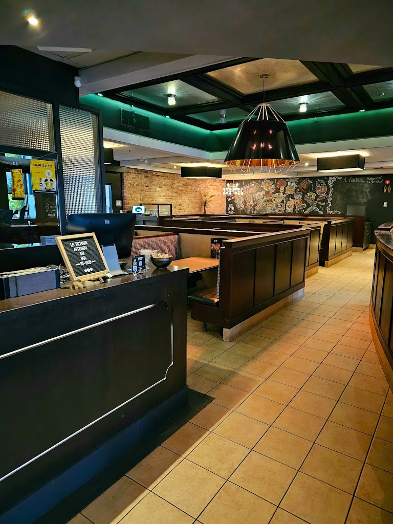 Rôtisserie St-Hubert in Sorel-Tracy
