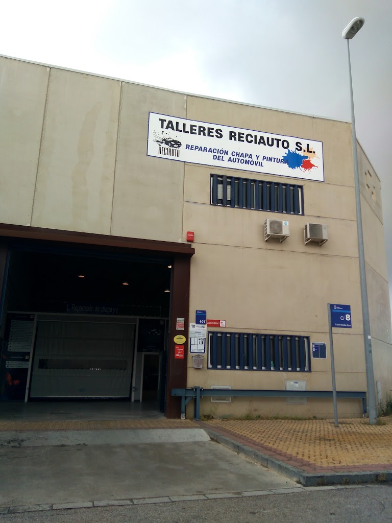 Chapista en Sevilla | Talleres Reciauto — Exterior