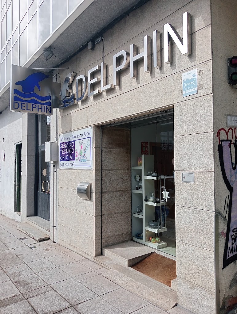 Delphin Santiago — Exterior