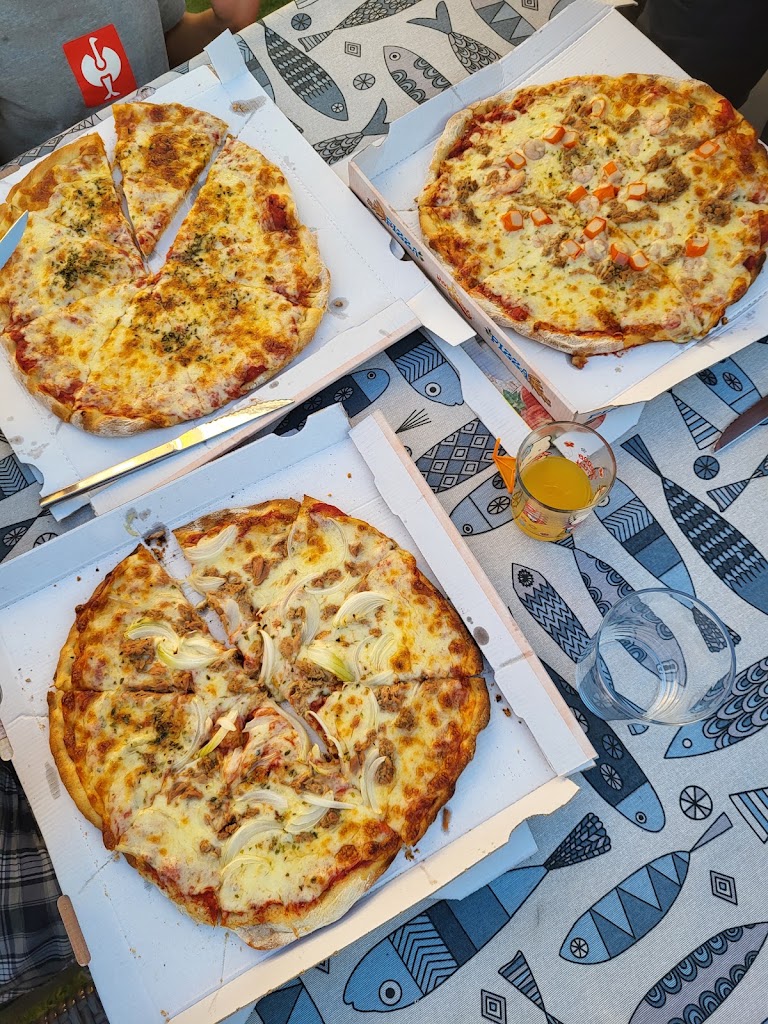 Pizzeria Argentina — Comida y bebida