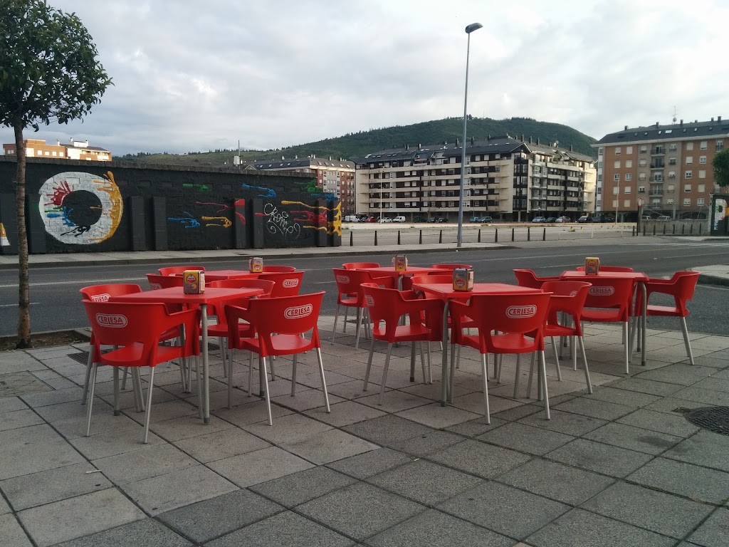 Pizzeria La Competencia — Ambiente