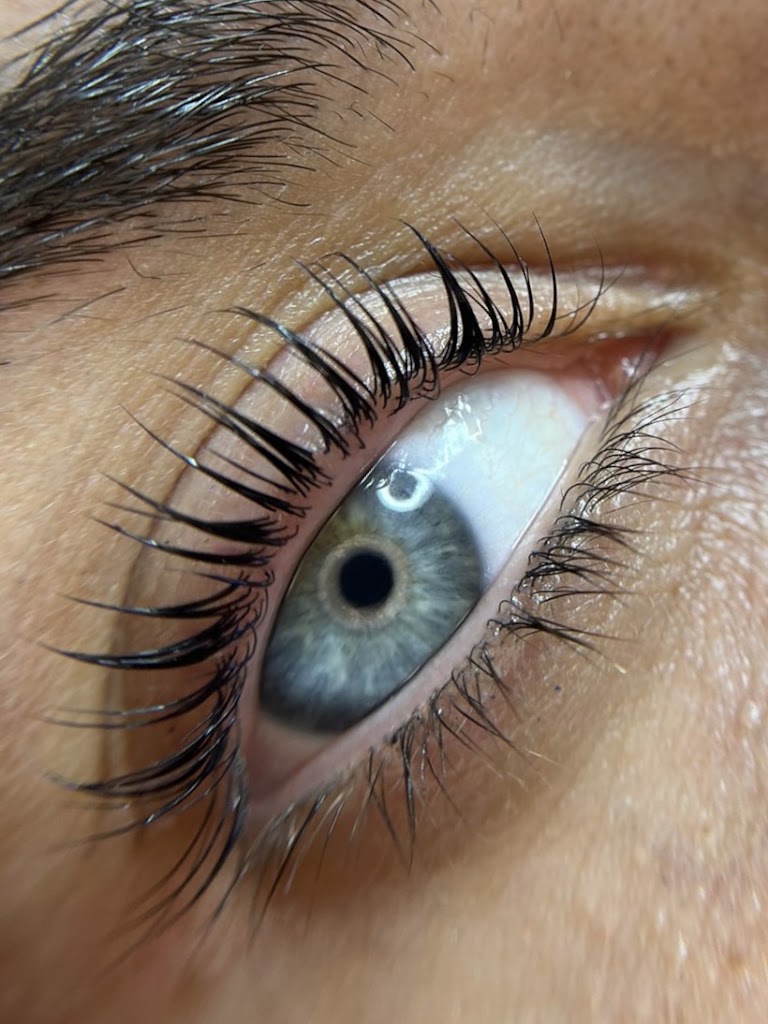 Click Lash&Brow - Extensiones de pestanas y diseno de cejas — Del propietario