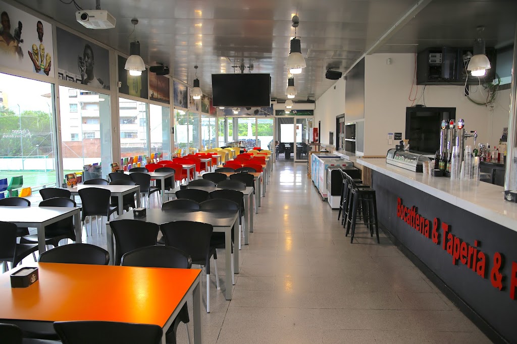 CAL PELE- Bar Camp de futbol de la Guardia