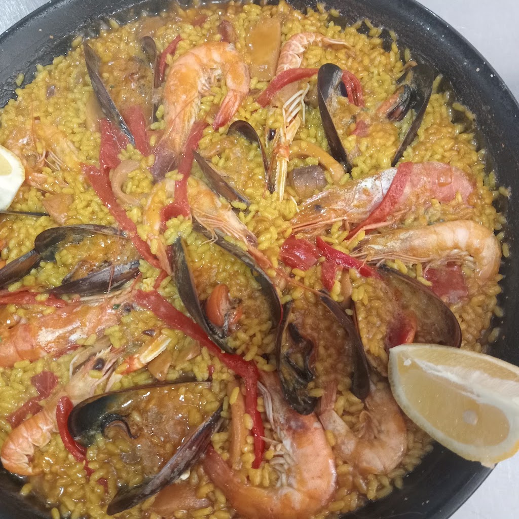 La Marina Bar Restaurante — Paella