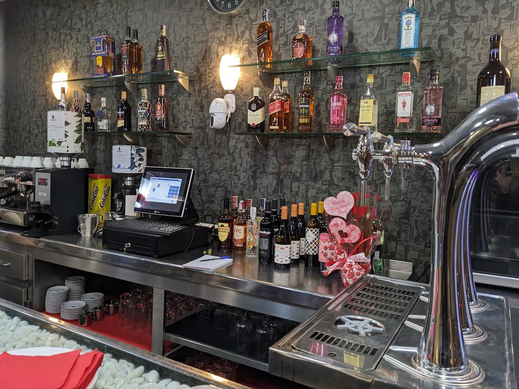 Cafeteria Taperia Matinee