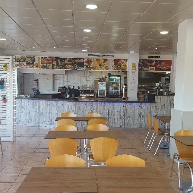 Pizzeria La piazzetta — Ambiente