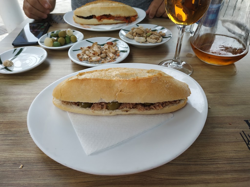 Bar restaurante Els MOSSETS — Baguette