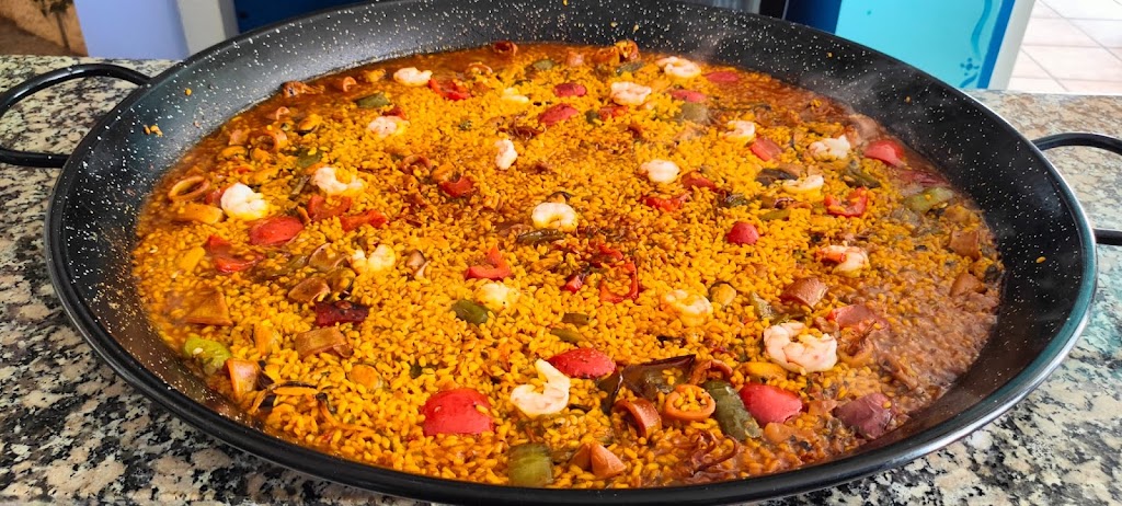Restaurante La Vuelta — Comida y bebida