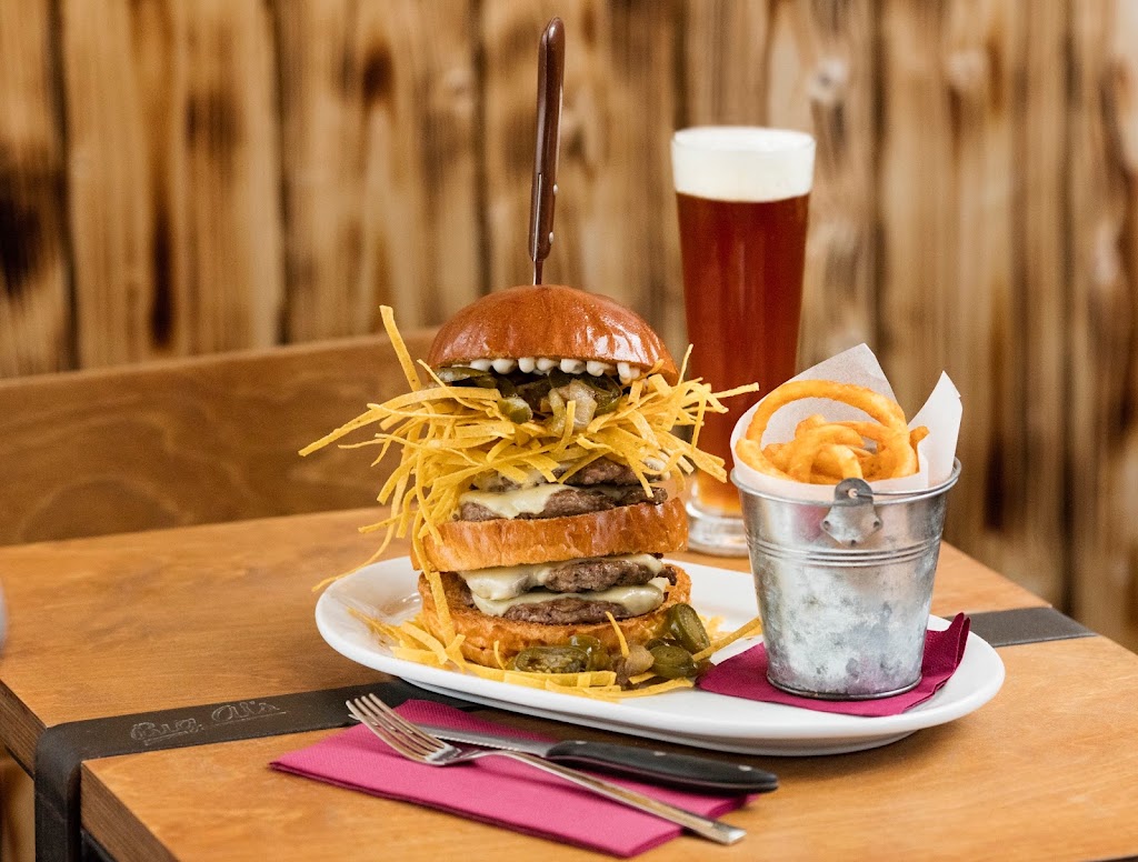Big Al's American Kitchen — Comida y bebida