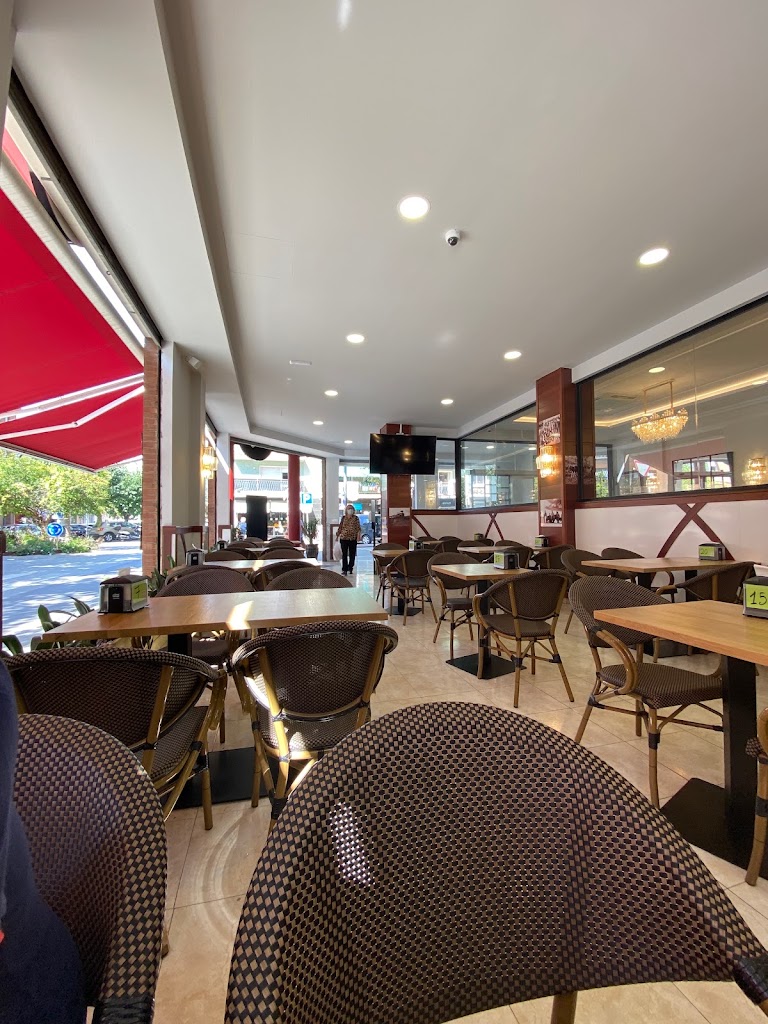 CUBO DE POLLO FRITO — Ambiente