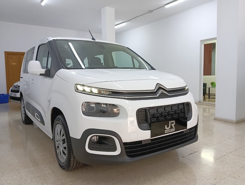 Autos JR — Hatchback