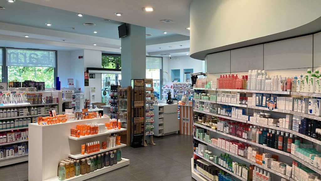 Farmacia Mirasol Centre / Ld. Alicia Casacuberta// Farmacia Sant Cugat del Valles — Del propietario