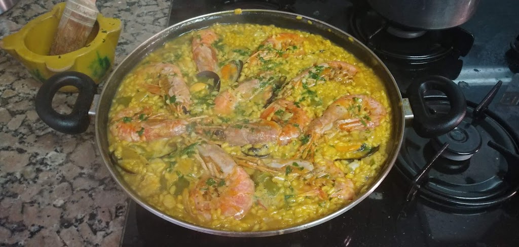 Bar Cafeteria Ebano — Comida y bebida