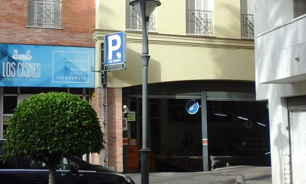 Parking Los Cisnes-Calle Larga