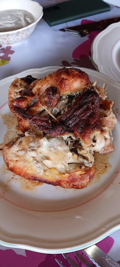 ASADERO DE POLLOS POLLITO CON PAPAS — Comida y bebida