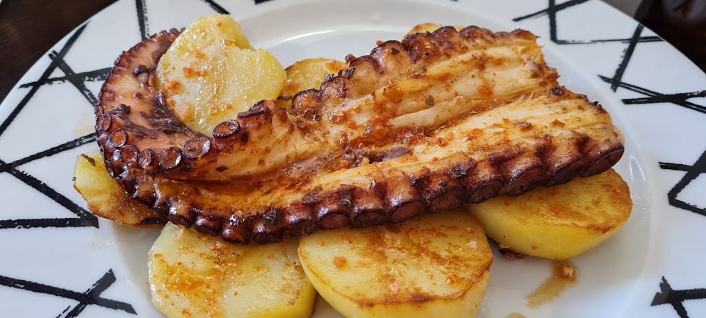 Restaurante DTapas — Comida y bebida