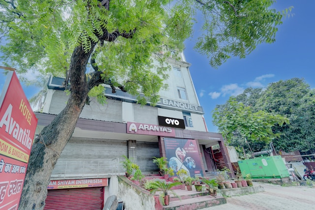 Oyo Flagship Avantika Hotel