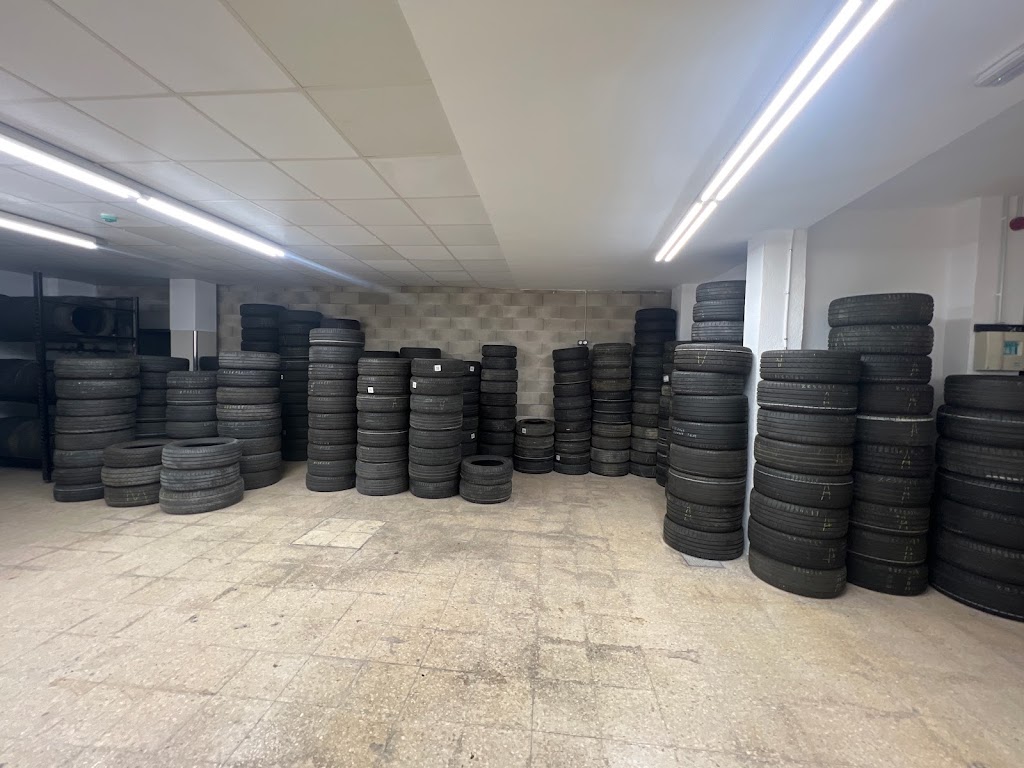 Neumaticos MaxiRodes — Interior