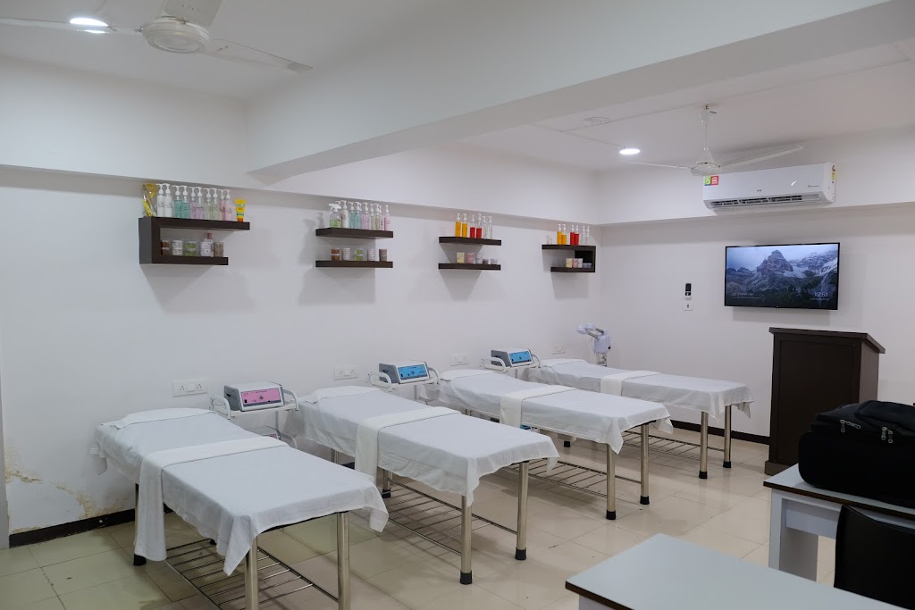 Call A Salon Academy Anand